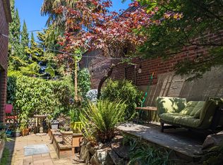 2634 Franklin Ave E APT 203, Seattle, WA 98102