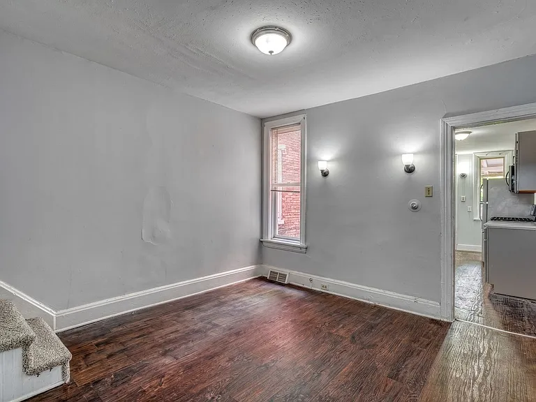 645 Camp St — Photo 9