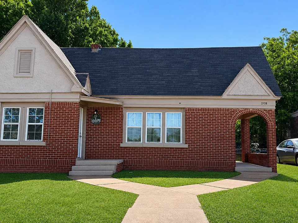 2128 N Stonewall Ave #2128