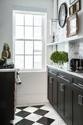 Sold by Compass | media 22