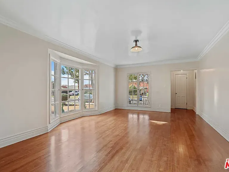 1248 S Ridgeley Dr — Photo 3