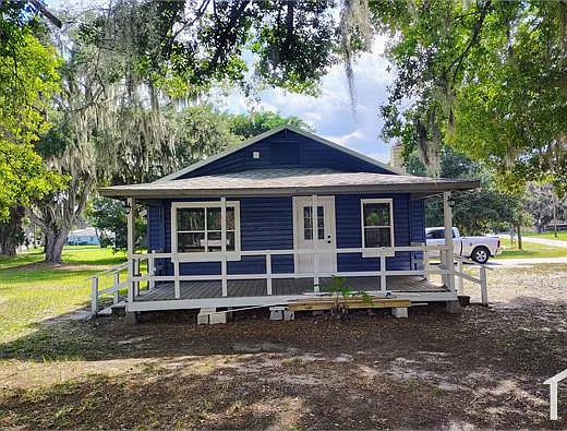3 bed, 1300 sqft, $2,380 — Photo 1