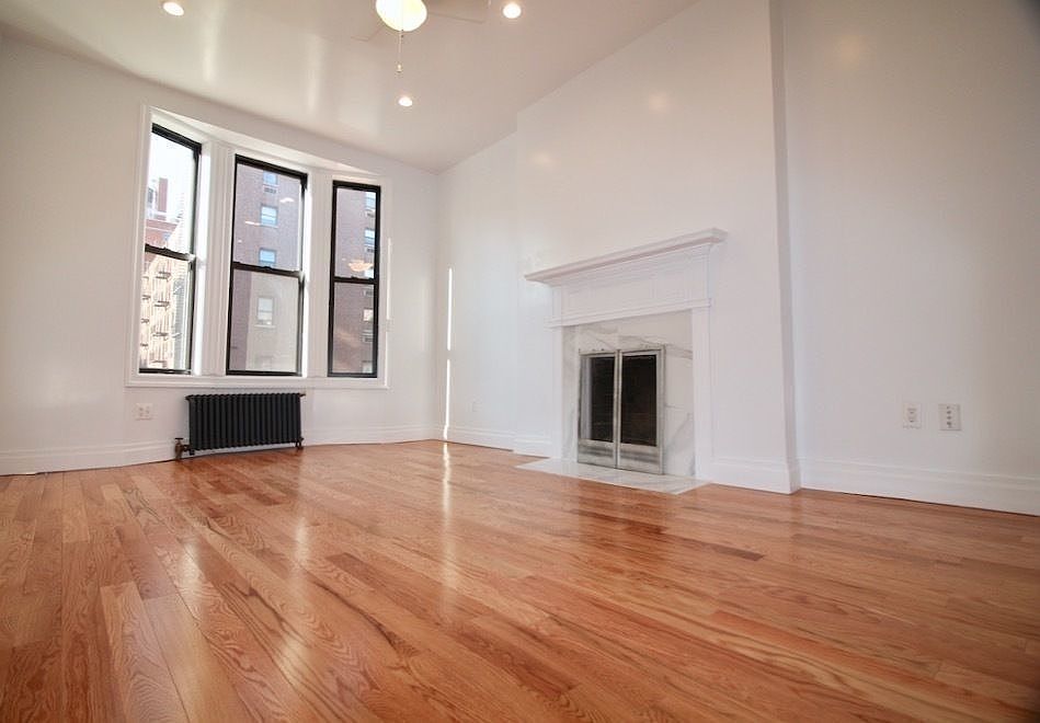 1st image of 206 9th Ave Unit 1-S
