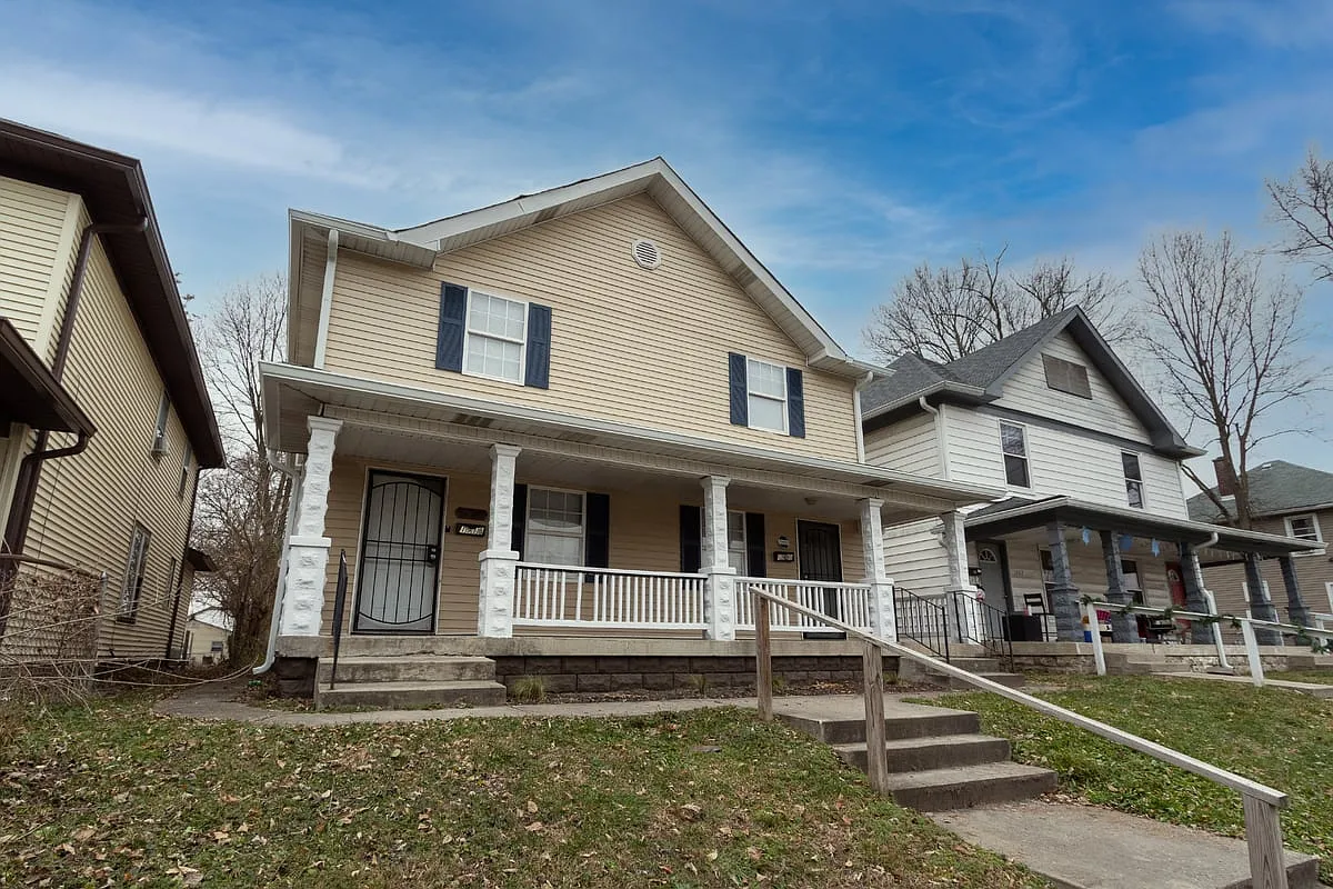 1920 Sugar Grove Avenue — Photo 2