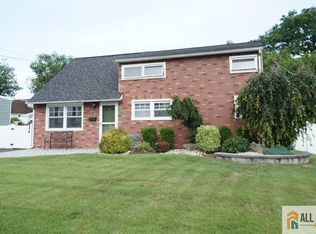 313 Demorest Ave, Avenel, NJ 07001