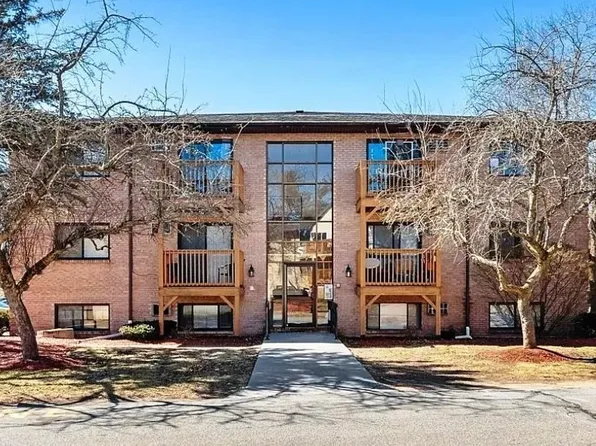 5 Lancelot Ct APT 2, Salem, NH 03079