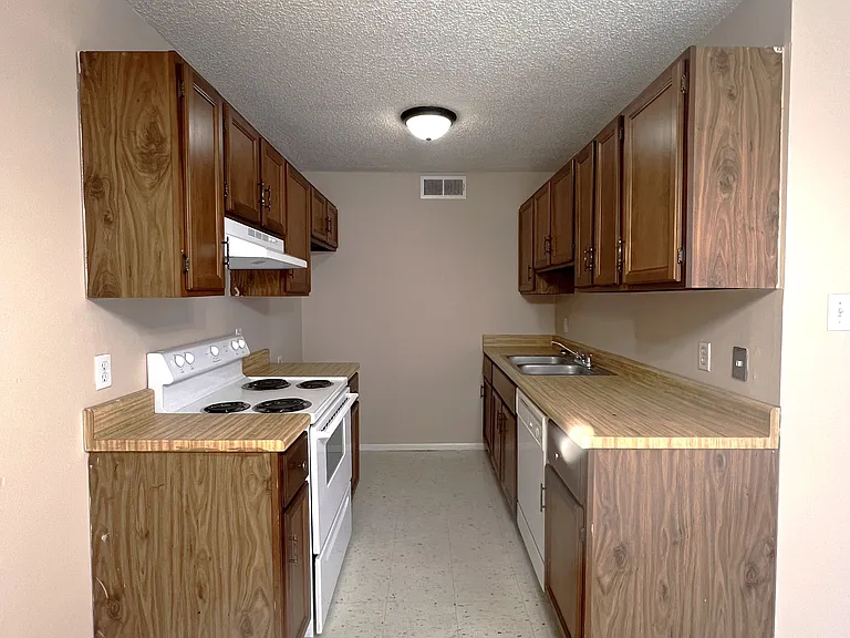 1903 Jean St #2 — Photo 6