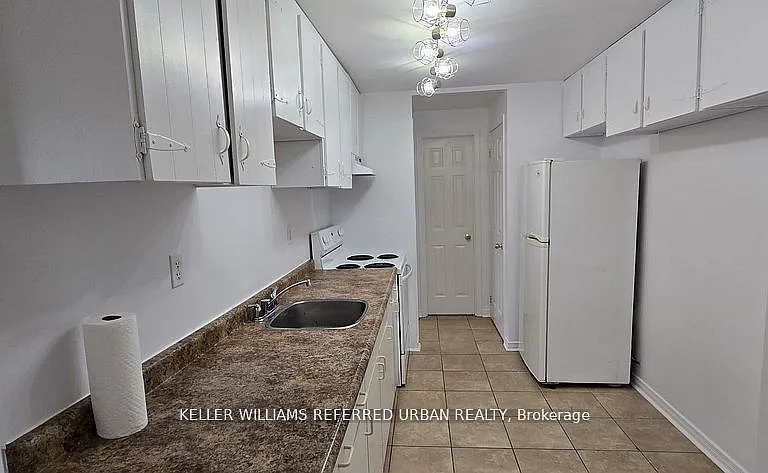 303 Frontenac Ave #4 — Photo 3