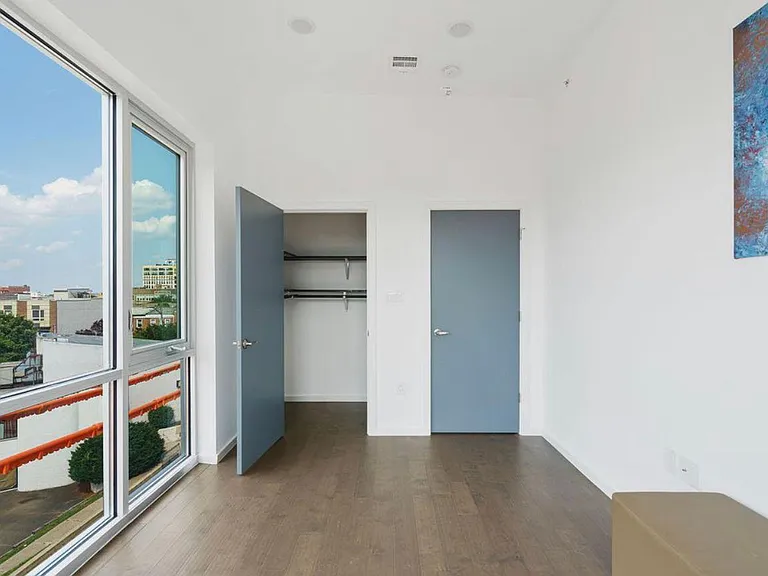 1235 N Franklin St #8 — Photo 7