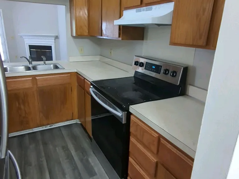 510 Park Ct — Photo 3