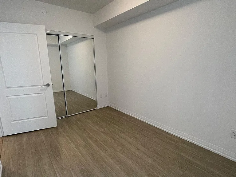 8 Widmer St #1002 — Photo 8