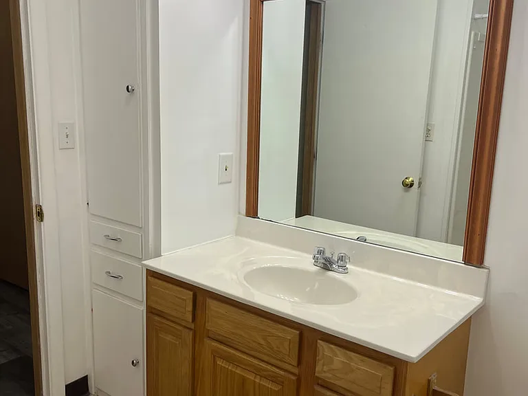 1420 W University Ave — Photo 18