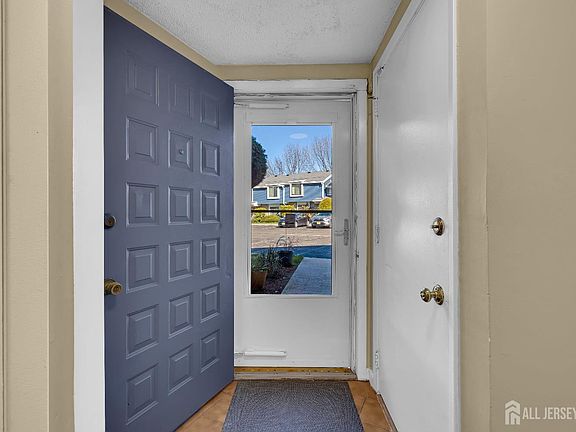 3rd image of 5502 Hana Rd