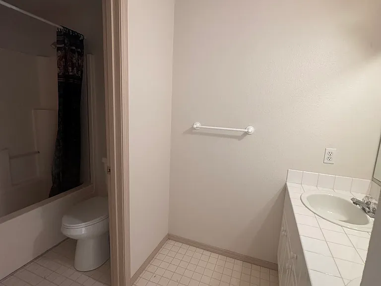 1160 Monroe Ave NE #D2 — Photo 11