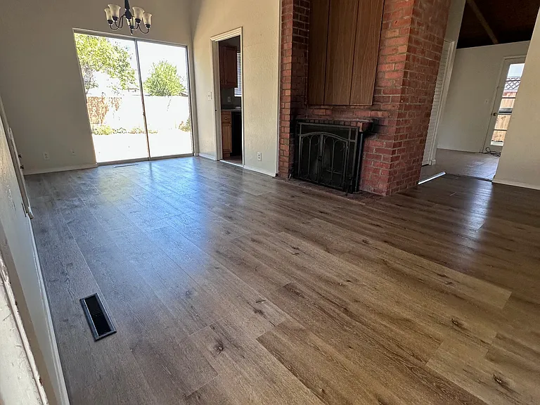 737 Budd Ave — Photo 5