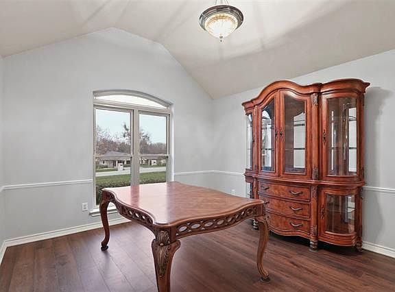 3rd image of 309 Ash Dr