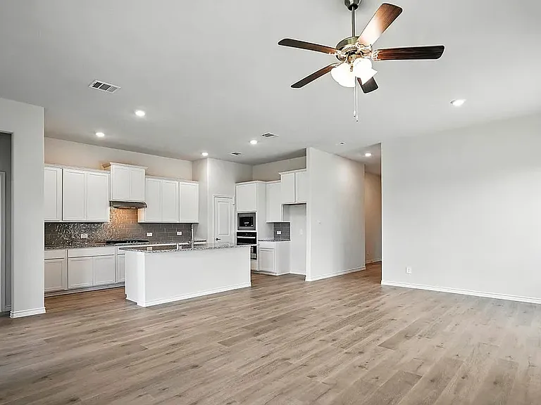 4191 Waldron Trl — Photo 3