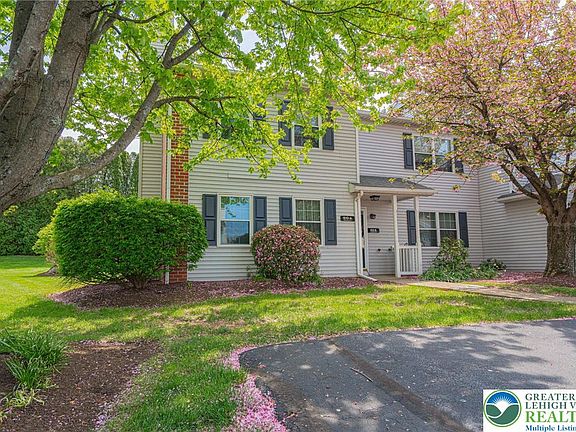 2nd image of 810 Briarwood Dr #A