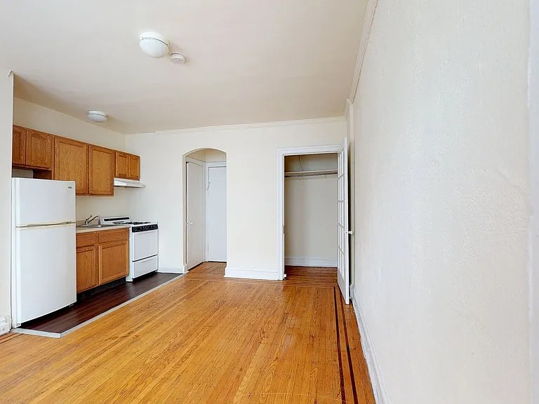 Penn Hall Apartments — Photo 23