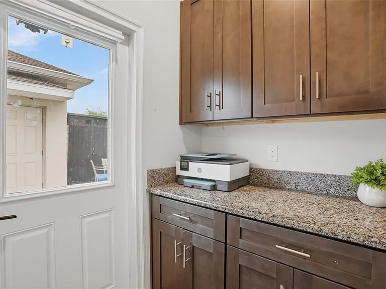 11007 Sycamore Woods Dr — Photo 19