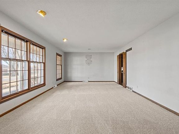 4th image of 5952 Garnett St