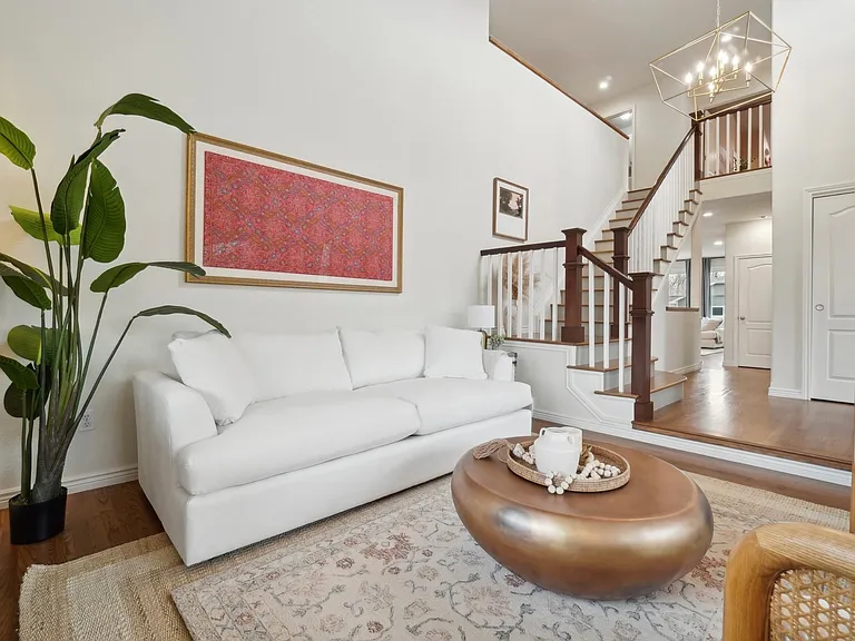 3940 Montclair Ln — Photo 5