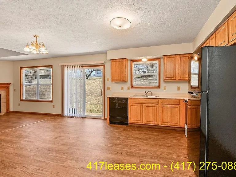 3318 S Valley View Dr — Photo 14