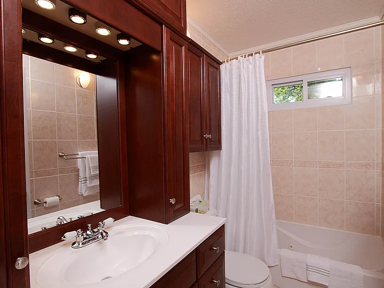8526 Emerson Ave S — Photo 7