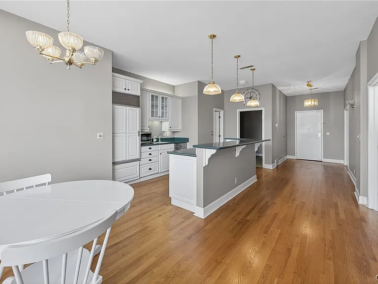 526 Plum St #402 — Photo 7