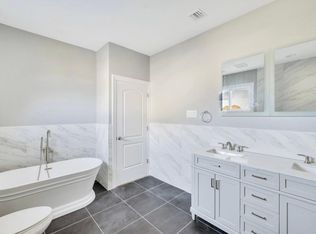 124 Hamlet Rd FLOOR 2, Levittown, NY 11756