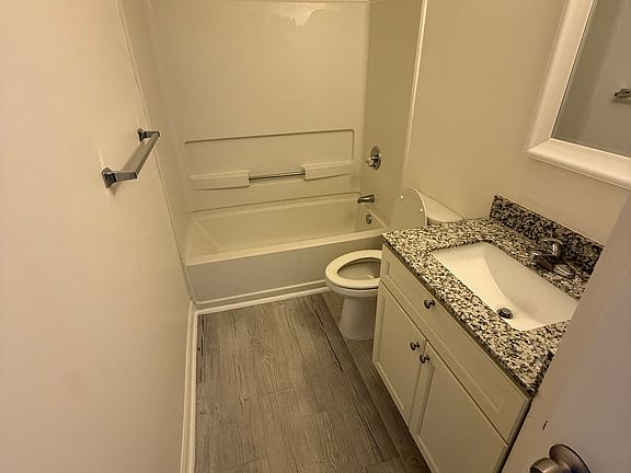 4th image of 2418 N Centennial St #2A