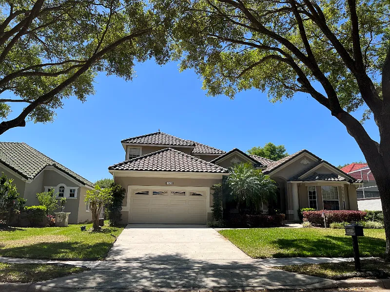 Pool House For Rent — Photo 1