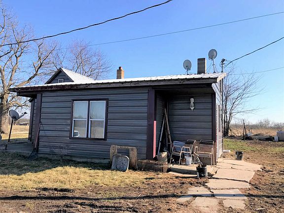 3rd image of 2588 Dicks Mill Dr