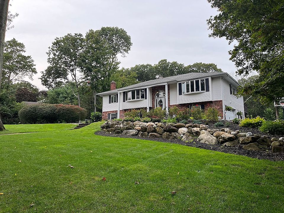 1st image of 111 Darrow Ln