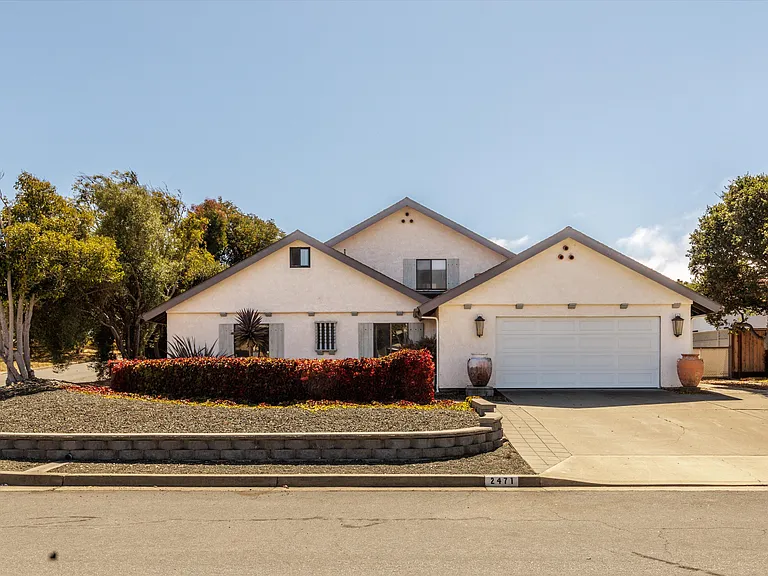2471 Tierra Dr — Photo 1