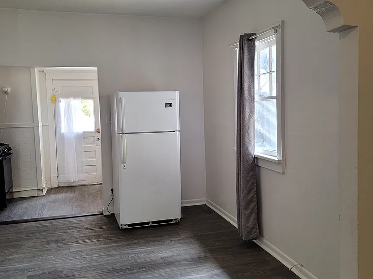 608 Elias Ave #608 — Photo 16