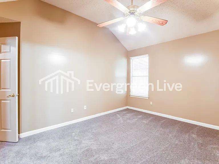 6346 Amanda Oaks Cir N — Photo 10