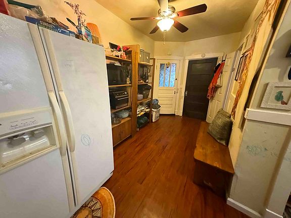 5th image of 3953-55 Fairview Ave APT 1E