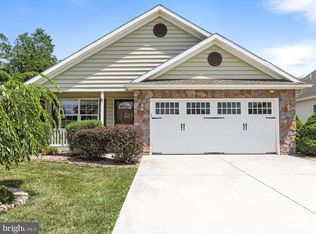 48 Lantern Ln, Shippensburg, PA 17257