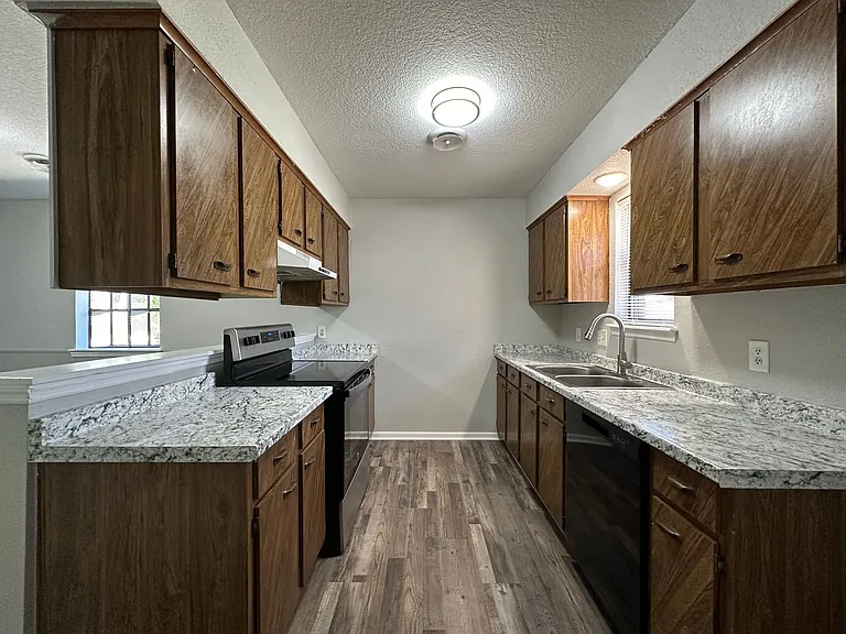 5809 Enid St — Photo 12
