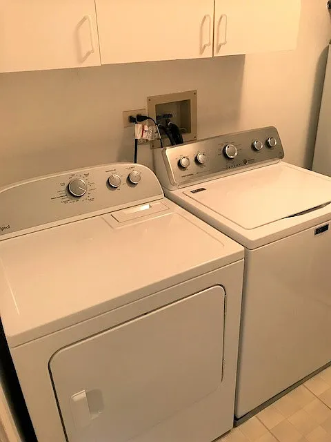 2 bed, 2.5 bath, 1450 sqft, $2,300 — Photo 2