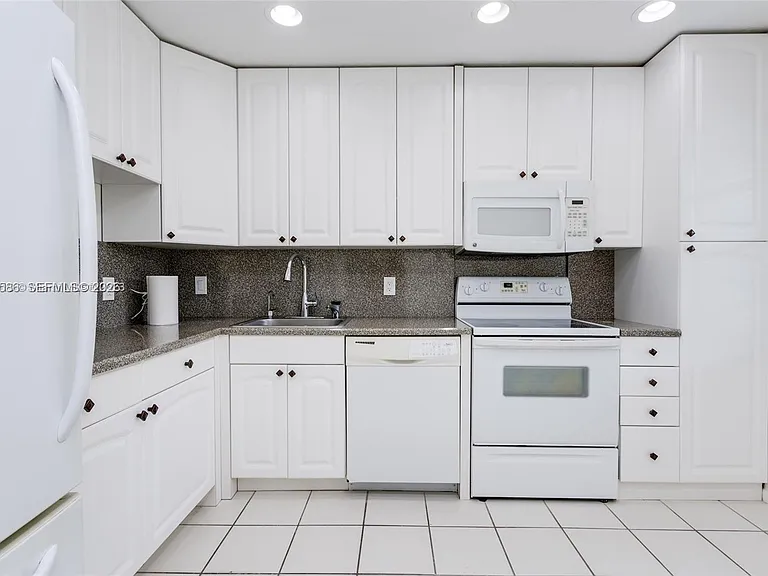 21529 Cypress Hammock Dr #35J — Photo 14