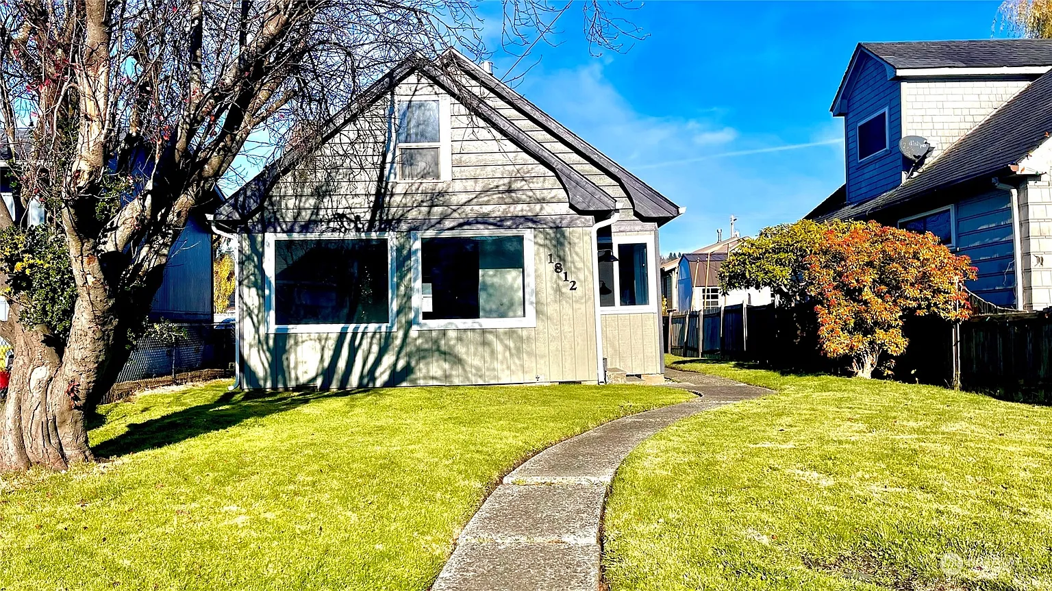 1812 Bay Avenue photo 1