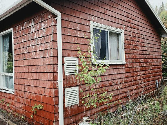 4th image of 105 Evergreen Rd S