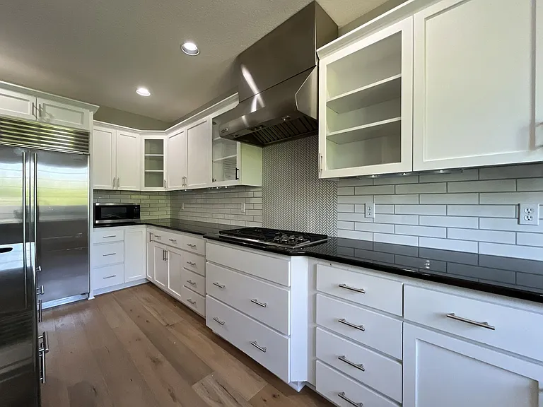 224 NW Sundown Way — Photo 12