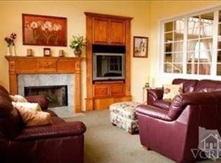 2900 Blazing Star Dr, Thousand Oaks, CA 91362