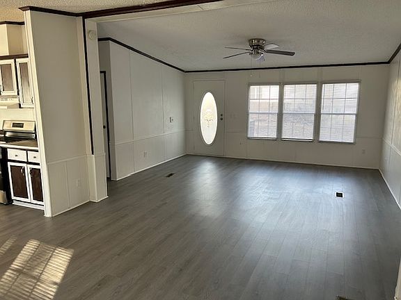 2nd image of 148 Hidden Creek Cir