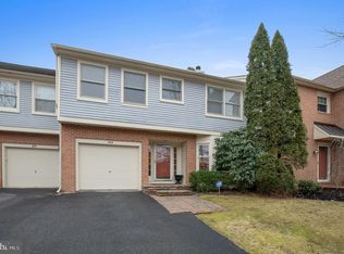 30 Regency Ct, Marlton, NJ 08053