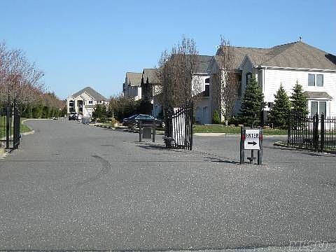 1st image of 47 Crescent Cove Ct