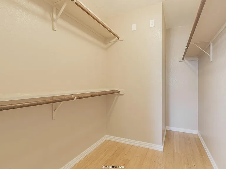 936 Whitewing Ln — Photo 18